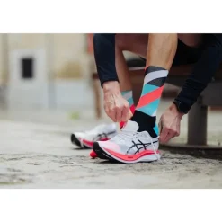 Running Peaks Short Black Cyan Inferno